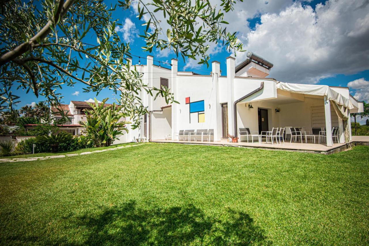 Locanda Del Pino Marina di Ginosa Bagian luar foto